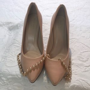 Cole Haan (grandos) nude leather heels